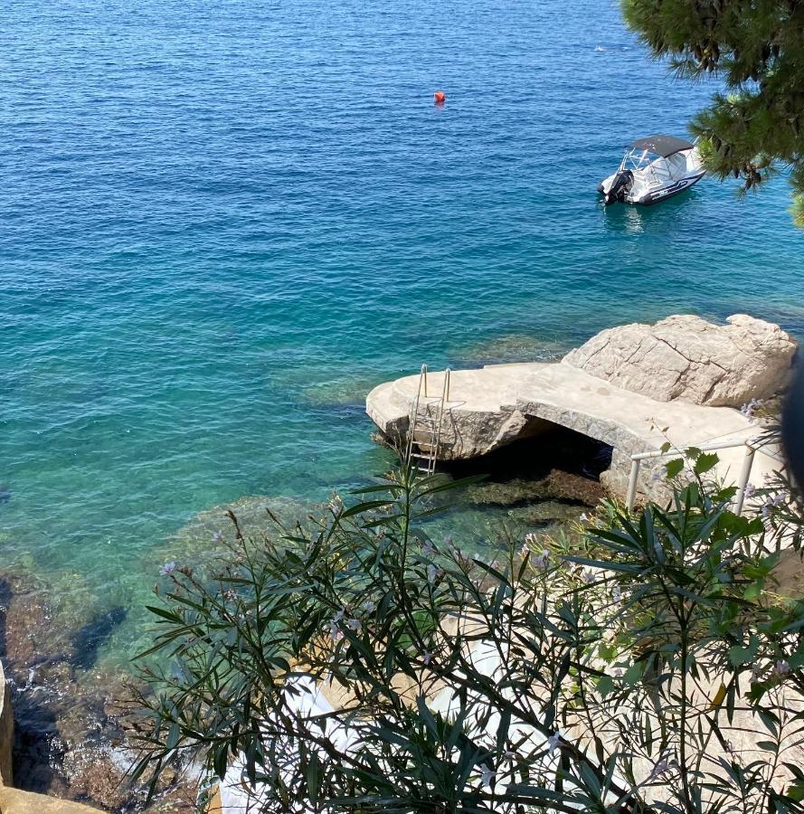 Charming Seafront Stay At Villa Mara Dubrovnik Bagian luar foto